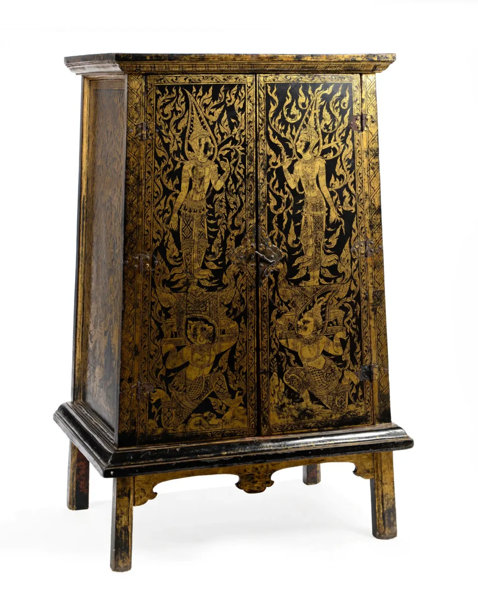 Armoire en bois laqué noir et or - THAILANDE - XVIIIe siècle