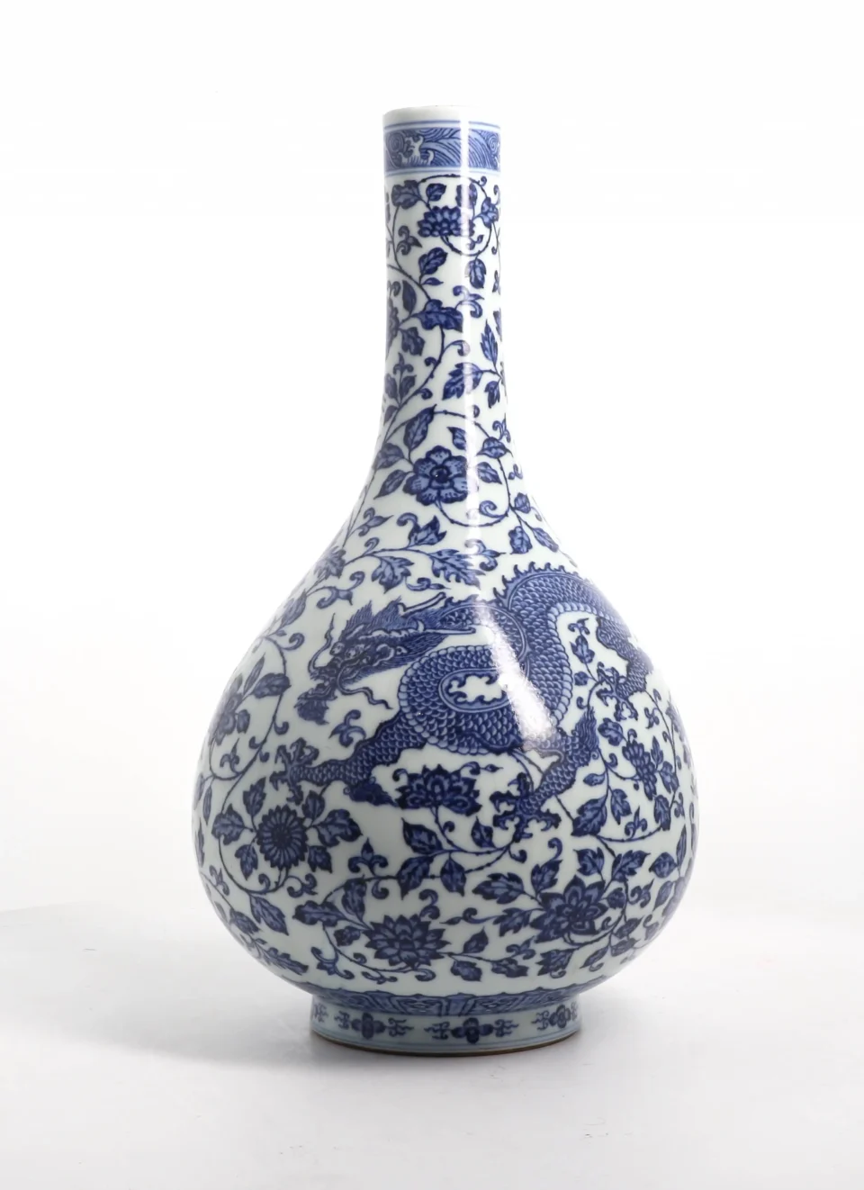 Important vase aux dragons en porcelaine - CHINE - Dynastie Qing (1644-1912)