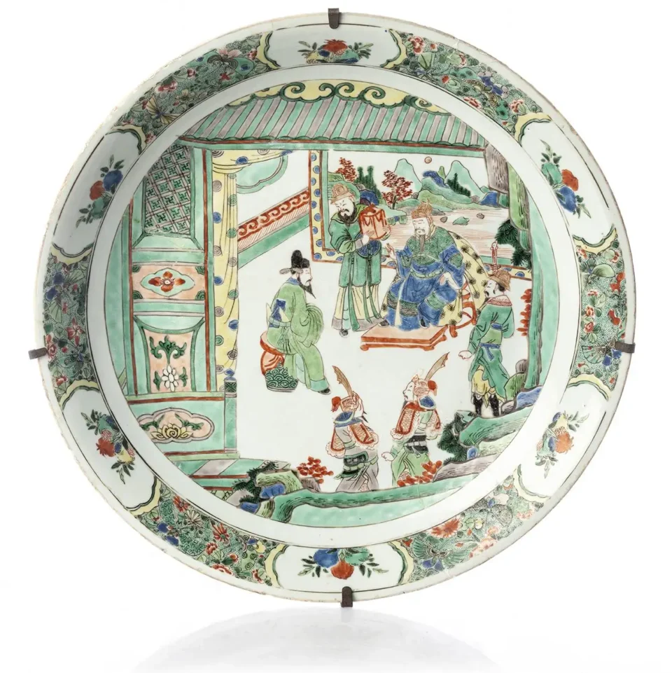 Plat circulaire en porcelaine - CHINE - XVIIIe siècle