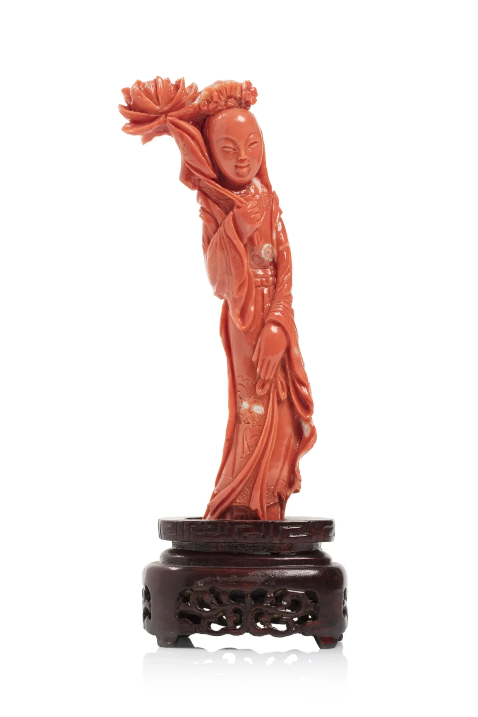 Statuette en corail rouge* - CHINE - XXe siècle