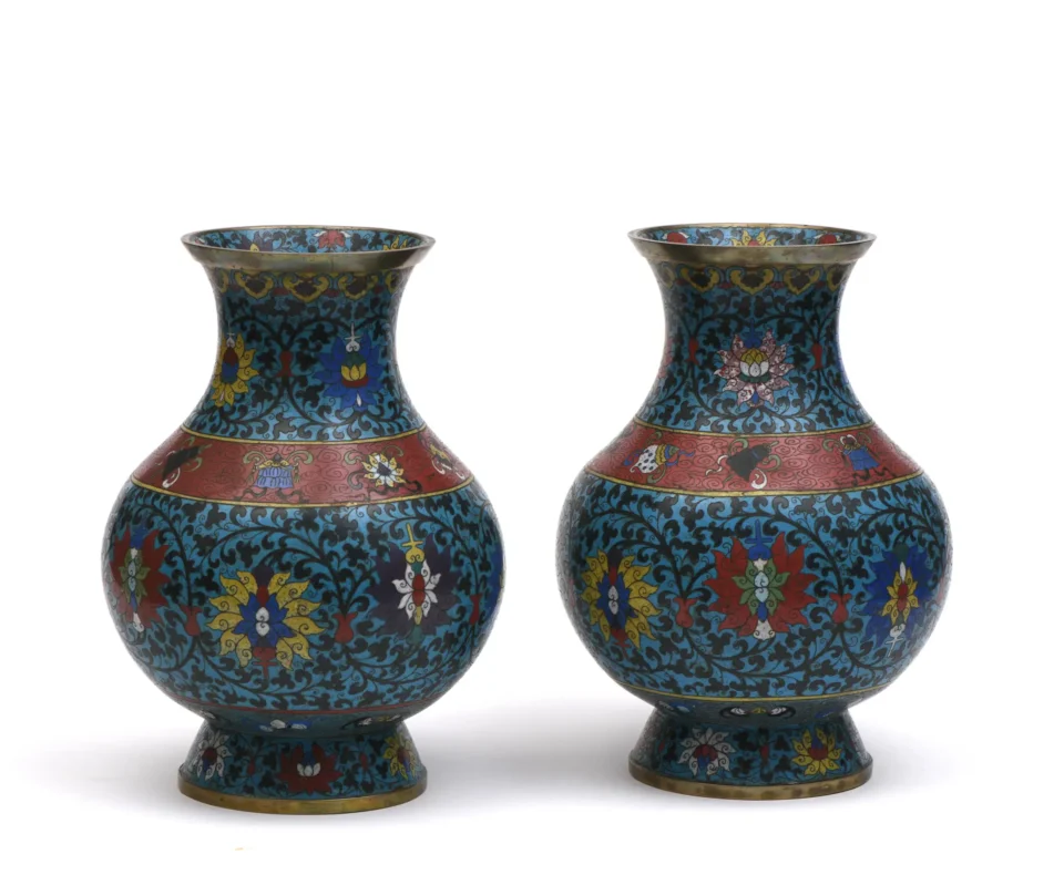 Paire de vases en émaux cloisonnés - CHINE - XXe siècle