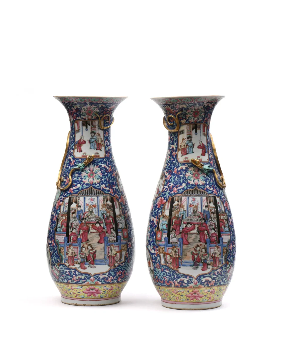 Paire de vases balustres à haut col et décor de cartouches - CHINE - XIXe siècle