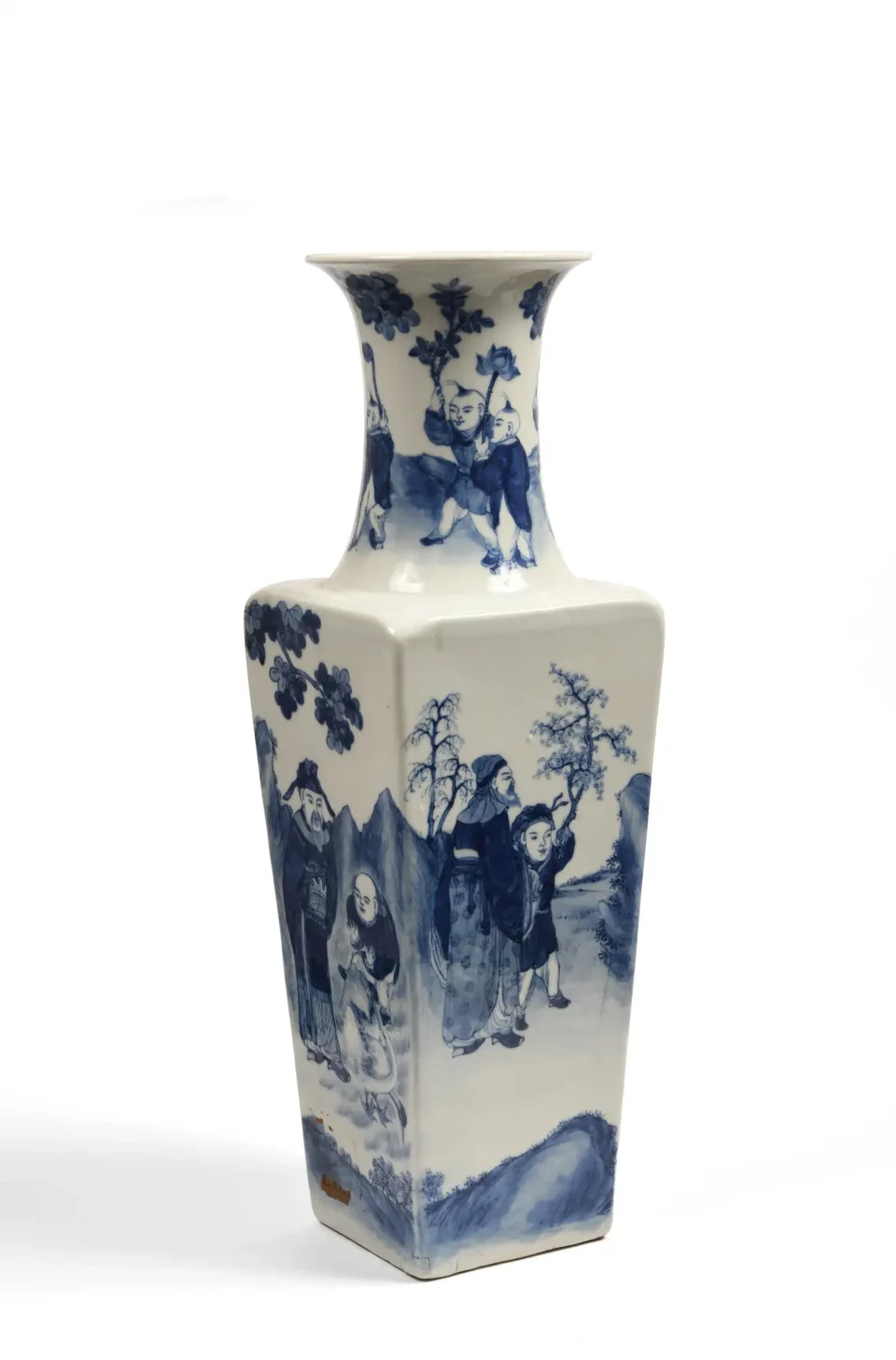 Grand vase quadrangulaire en porcelaine et émail bleu sous couverte - CHINE - XXe siècle