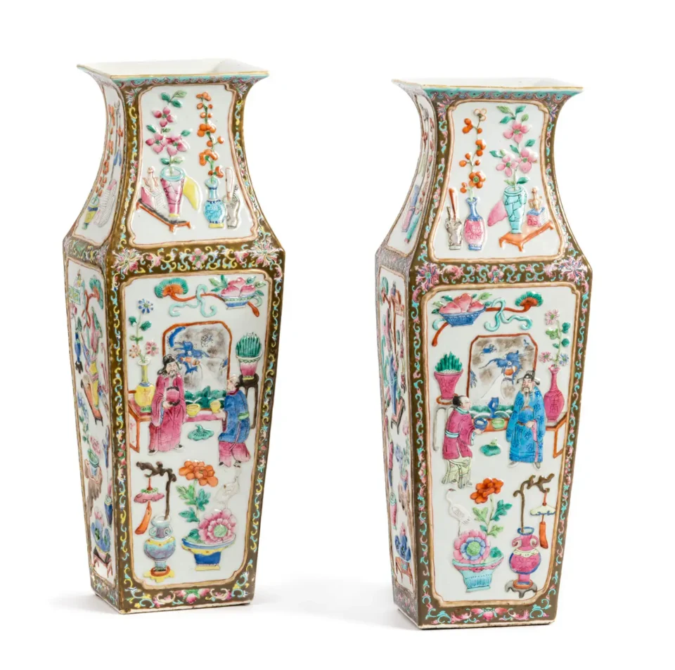 Pair of cutaway vases with moulded underglaze decoration and famille rose enamels - CHINA - 20th century