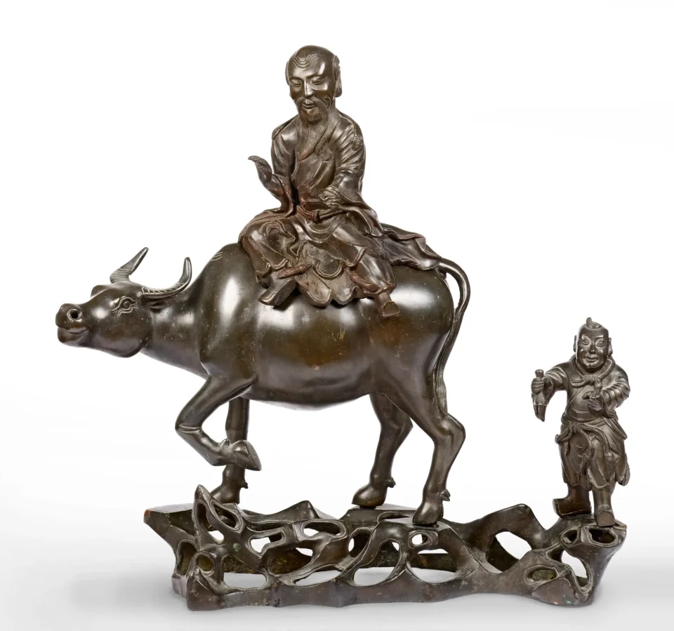 Grand brûle-parfum en bronze à patine brune, fonte en quatre pièces. - CHINE - Dynastie Ming (1368-1644)