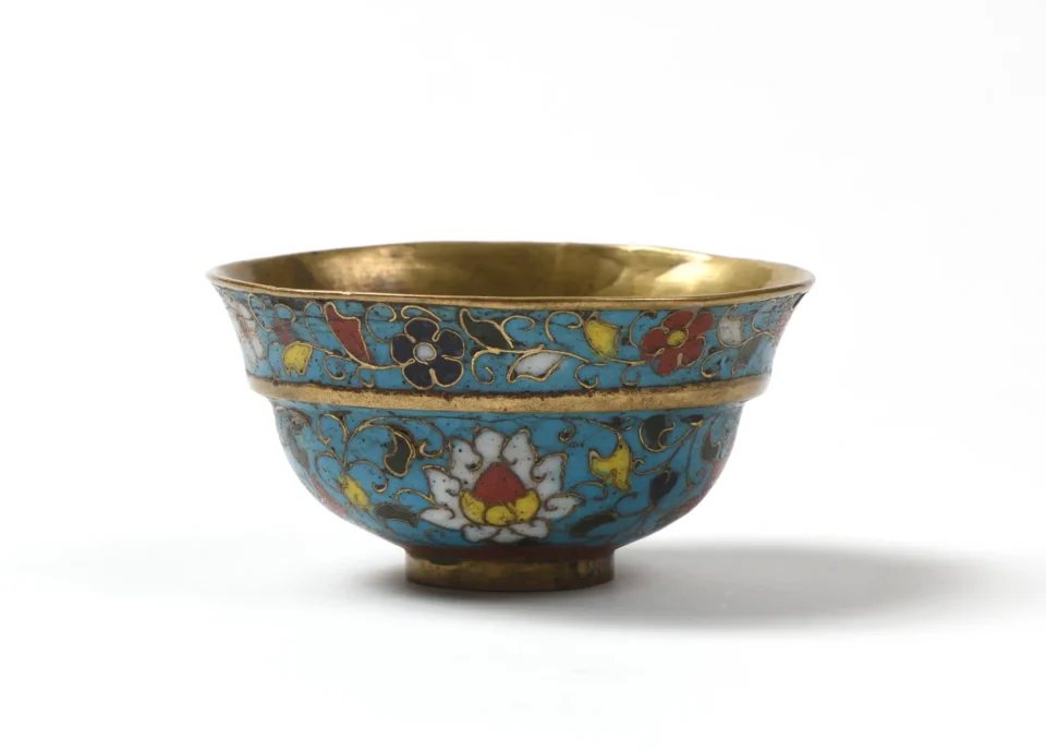 Coupe en bronze et émaux cloisonnés - CHINE - Dynastie Ming (1368-1644)