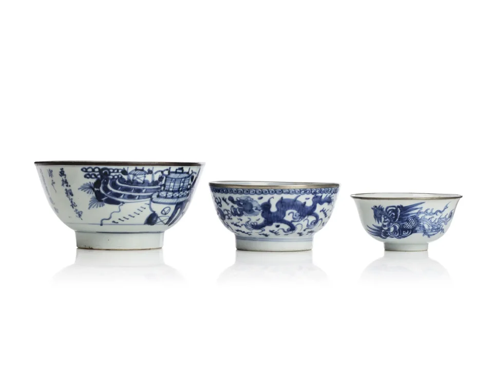 Groupe de porcelaines à décor ‘Bleu de Hué’ - VIETNAM - XIXe siècle