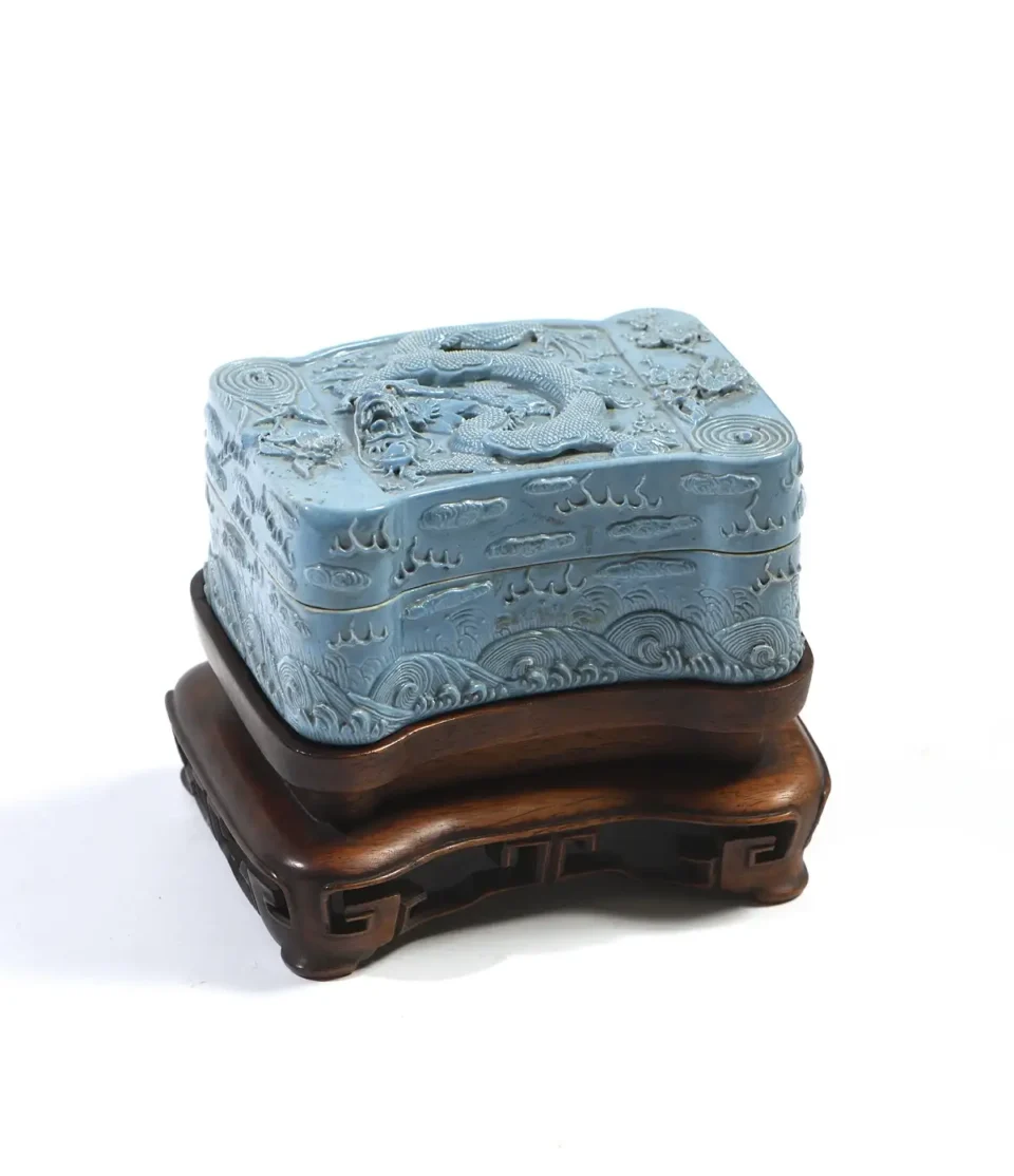 Elégante boîte couverte en porcelaine émaillée turquoise - CHINE - XIXe siècle