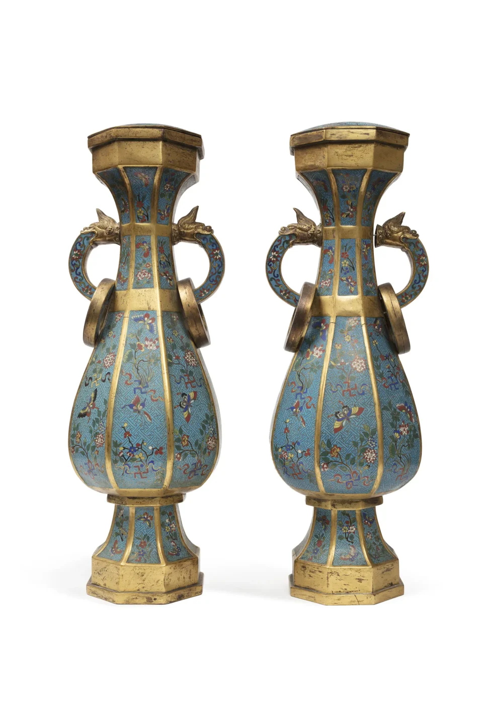 Élégante paire de vases en bronze doré et émaux cloisonnés - CHINE - Dynastie Qing (1644-1912)