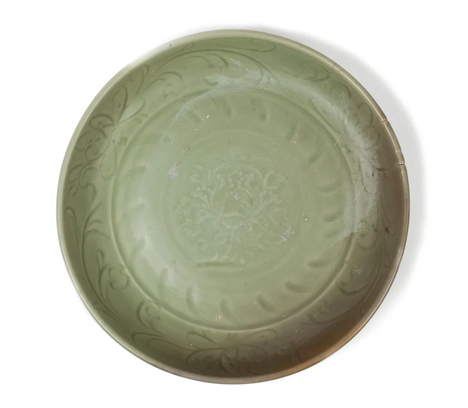 Ceramic dish with celadon glaze - CHINA - Ming Dynasty (1368-1644)