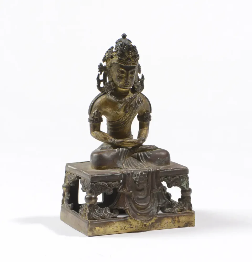 Bronze statuette with traces of gilding depicting Amitayus with half-closed eyes seated in meditation on a terrace. - CHINA - QIANLONG period (1736-1795)