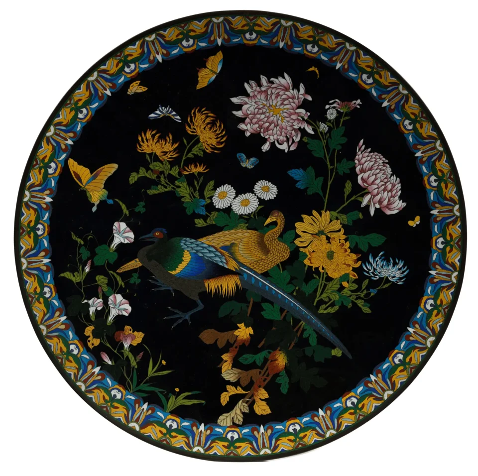 Important plat circulaire en émaux cloisonné - JAPON - XIXe siècle