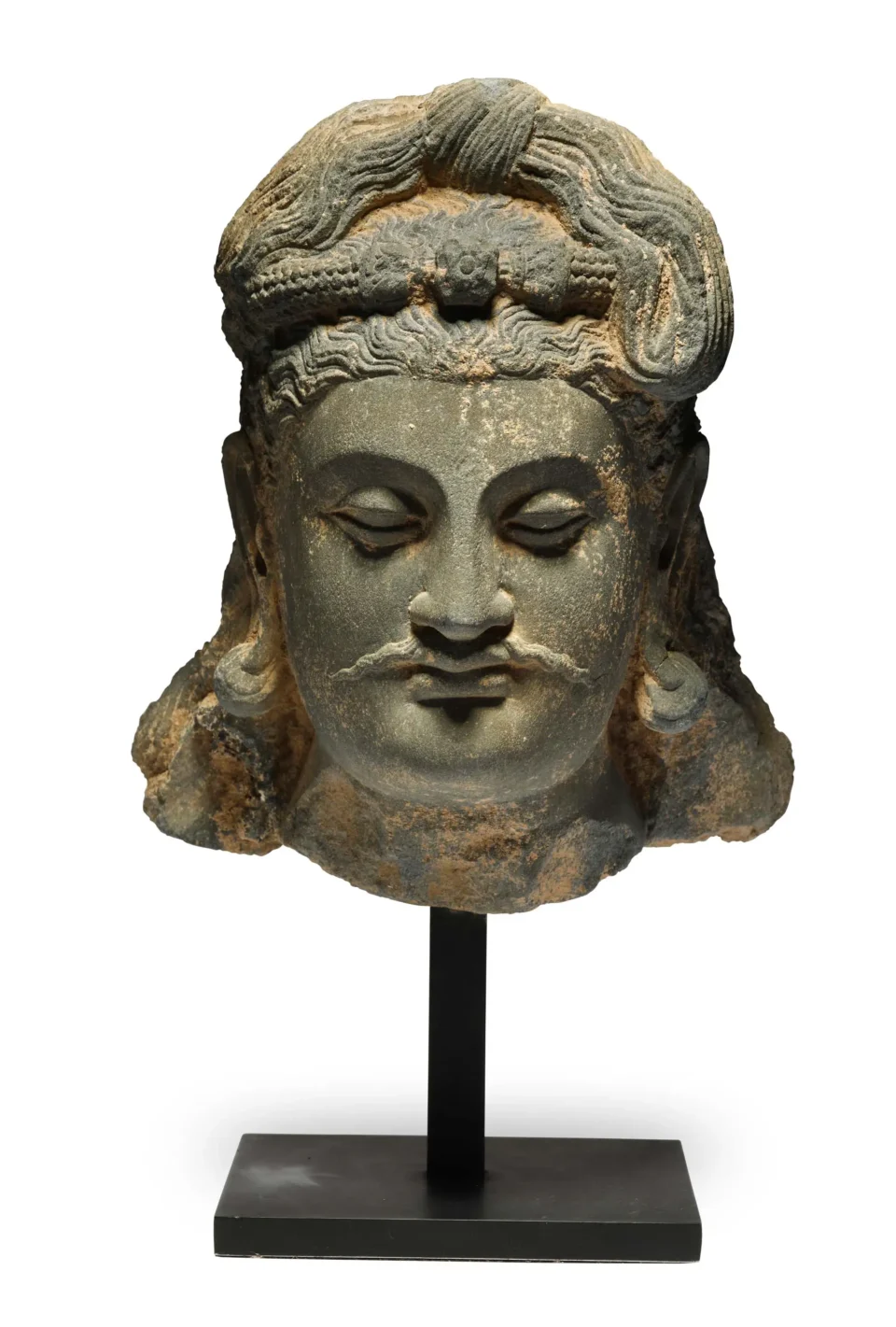 Importante tête de bodhisattva - PAKISTAN, ancienne région du Gandhara - II-IIIe siècle