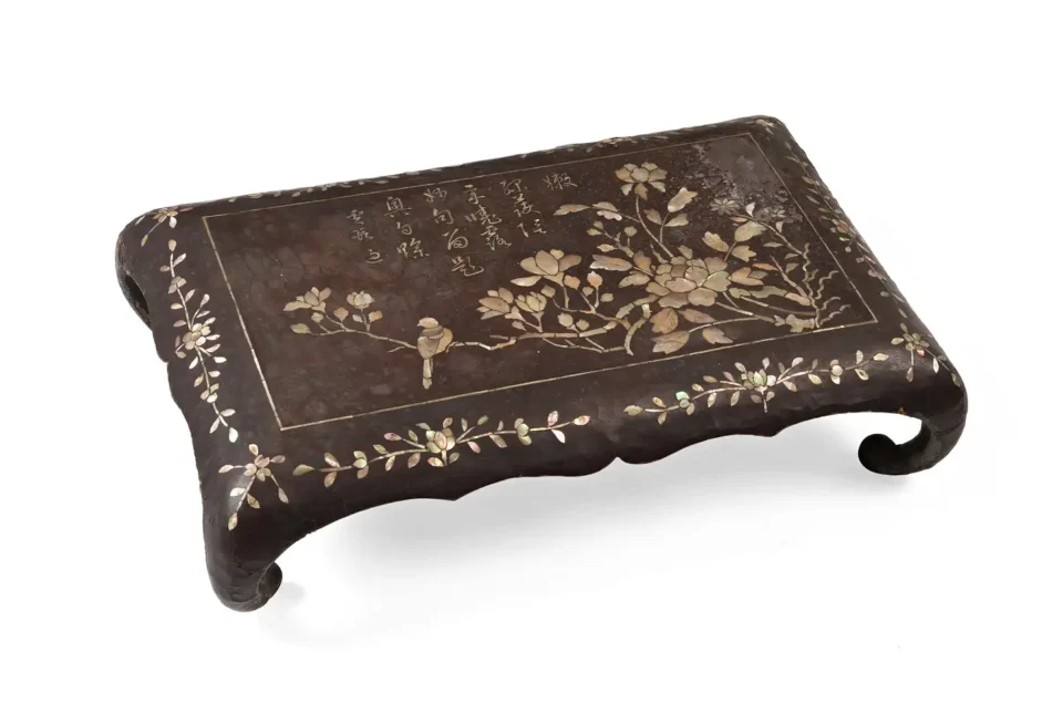 Petite table en laque - CHINE - Dynastie Ming (1368-1644)