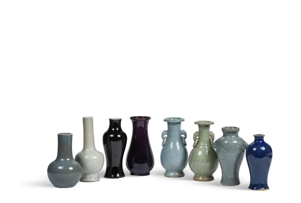 Ensemble de huit vases en porcelaine - CHINE - XIXe siècle