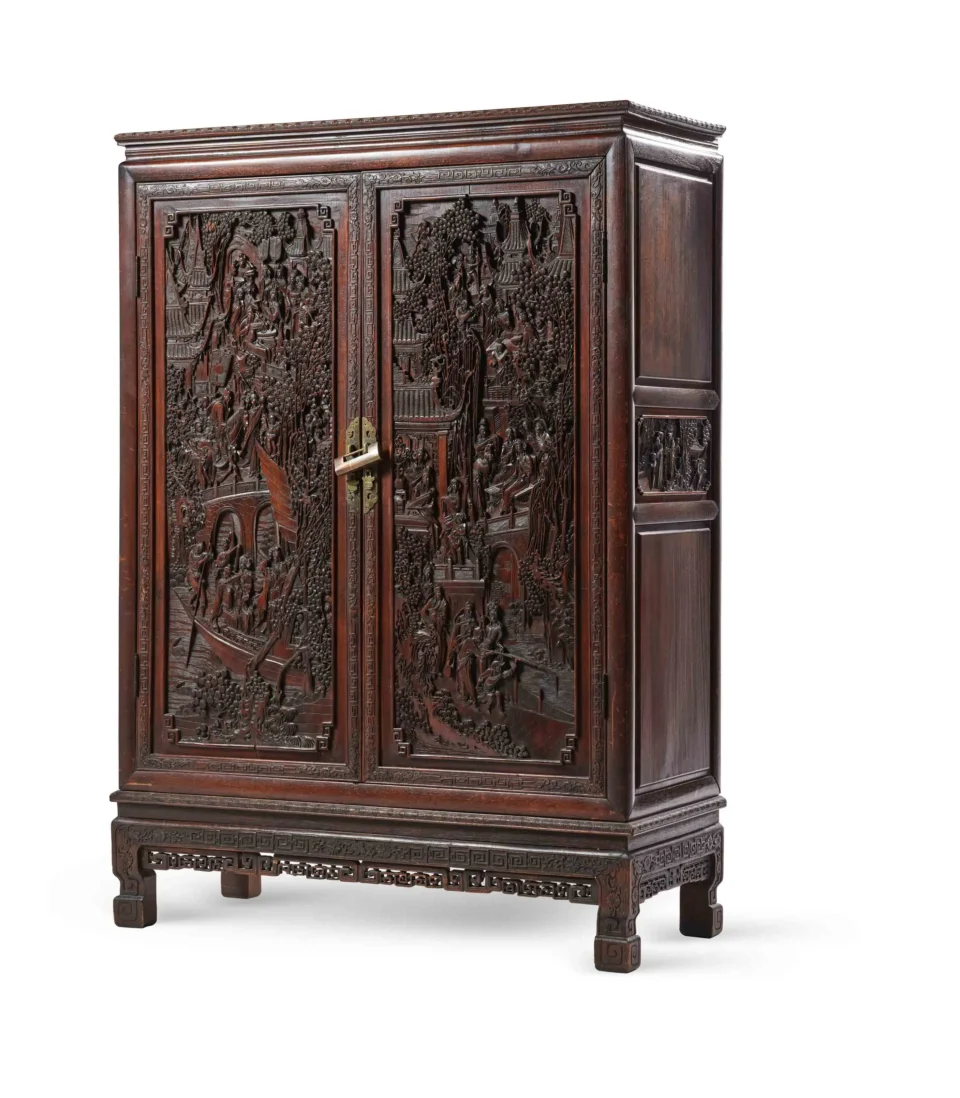 Armoire en bois finement sculpté - CHINE - XIXe siècle