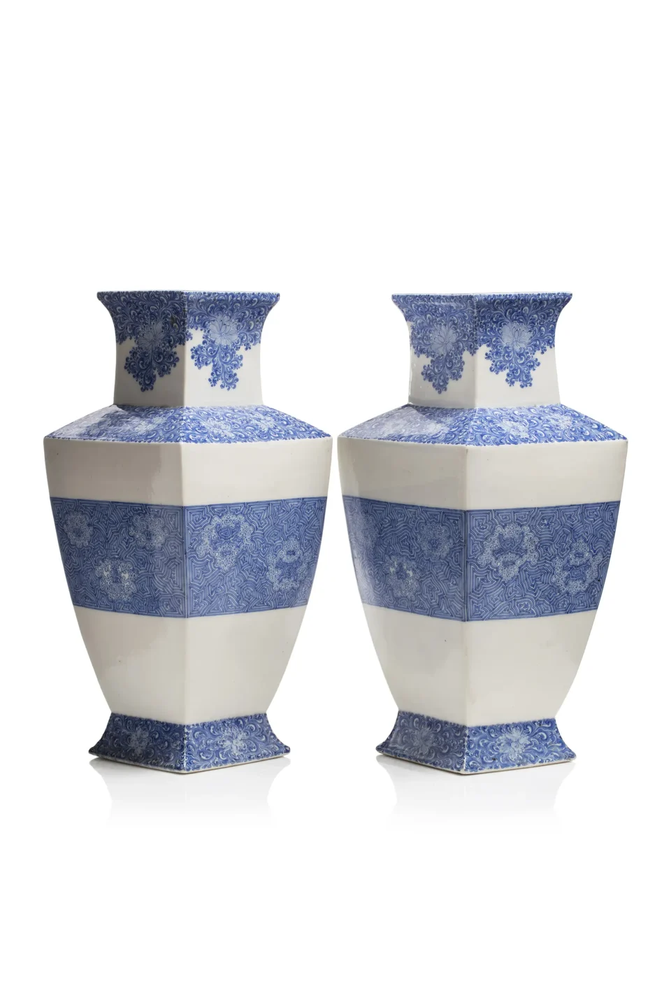 Pair of porcelain vases - JAPAN - 19th century