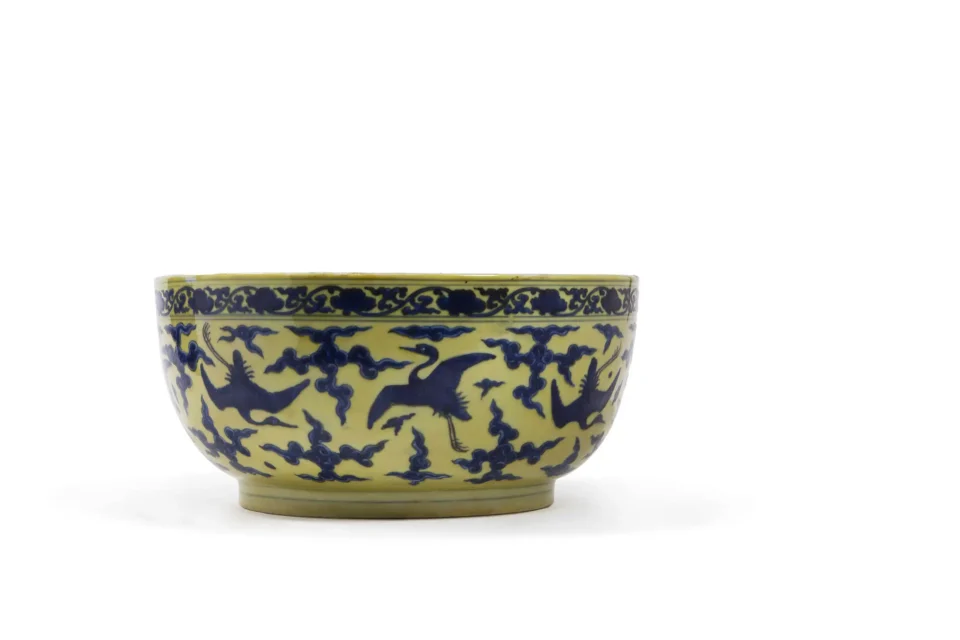 Grande coupe en porcelaine à décor en bleu - CHINE - XVIIe siècle