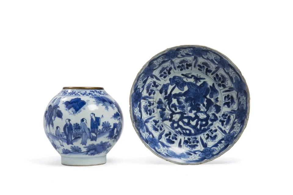 Lot de deux porcelaines bleu-blanc - CHINE - XVIIIe siècle