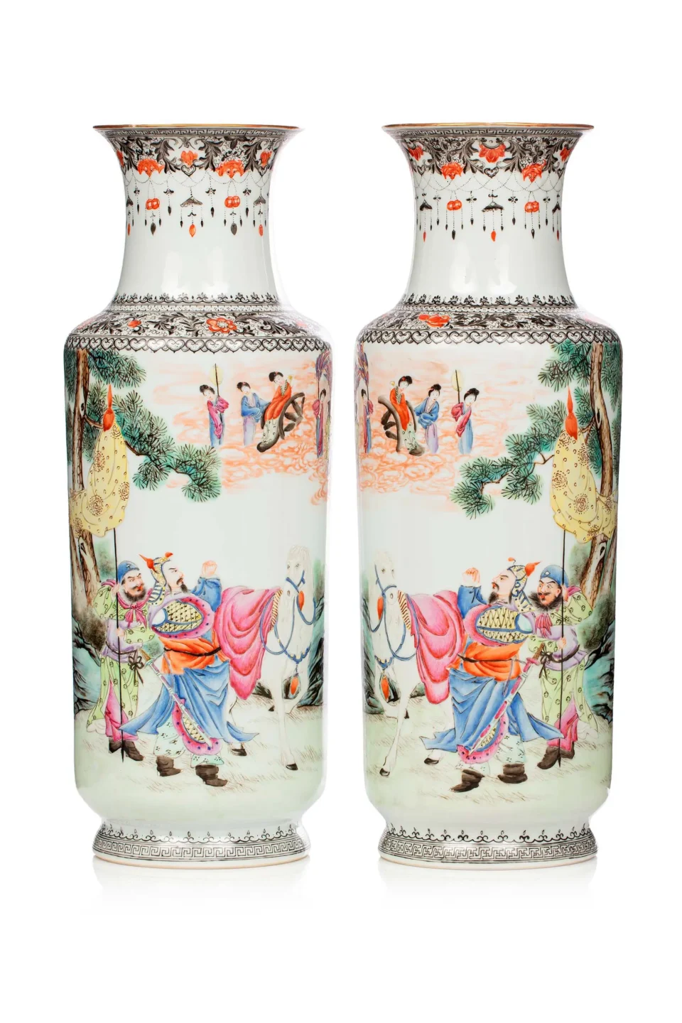 Paire de vases balustres en porcelaine - CHINE - XXe siècle