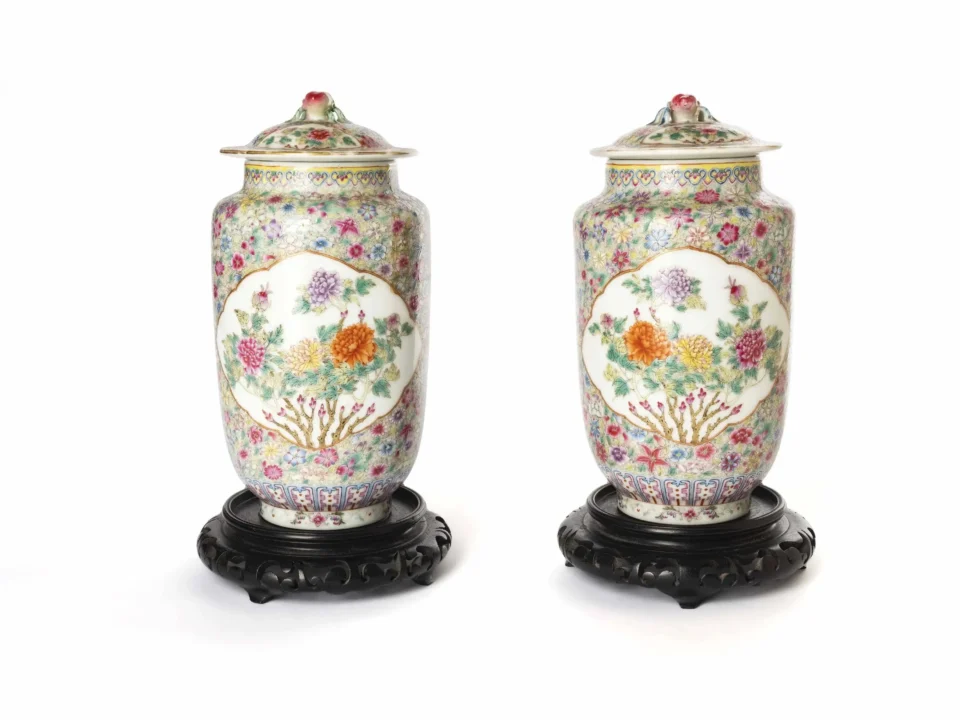 Paire de vases couverts en porcelaine - CHINE - XXe siècle