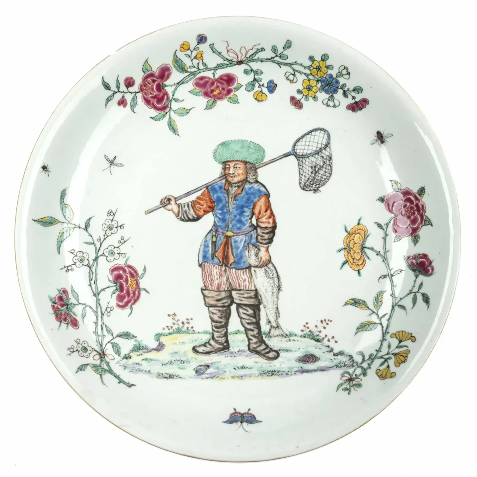 Très rare plat en porcelaine émaillé - CHINE - XVIIIe siècle