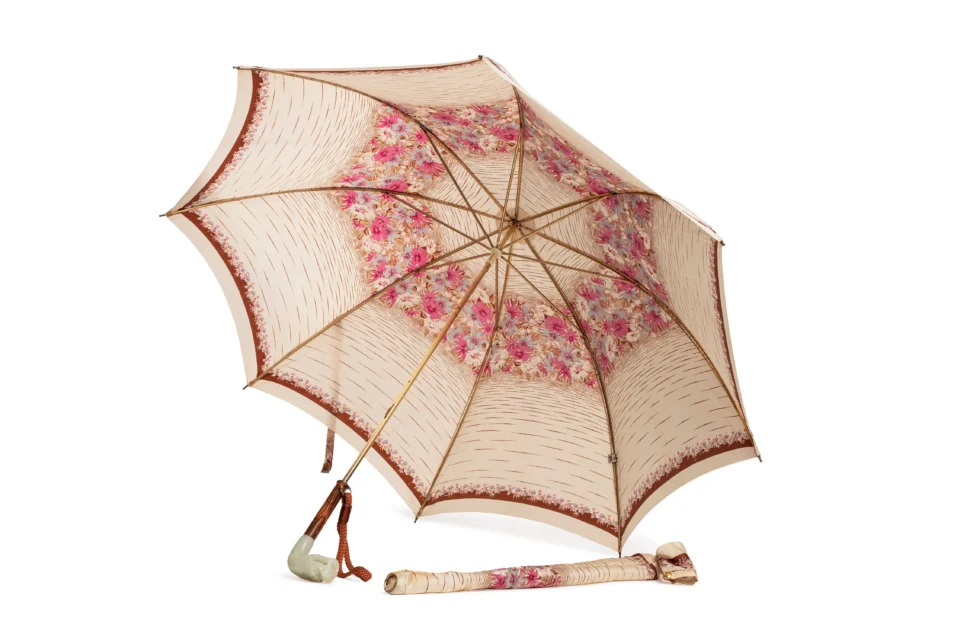 Elegant parasol - CHINA - 20th century