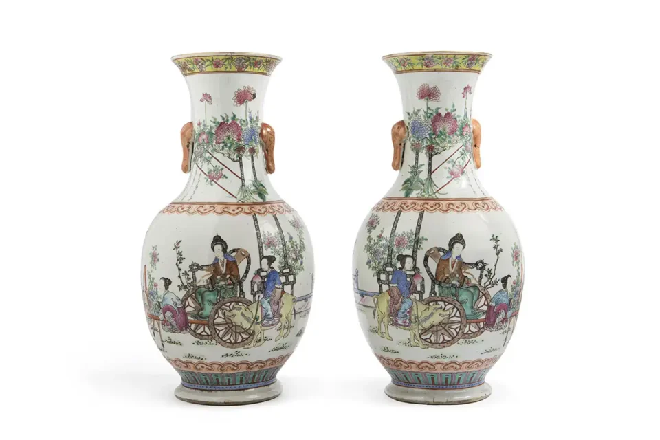 Paire de vases en porcelaine - CHINE - XXe siècle