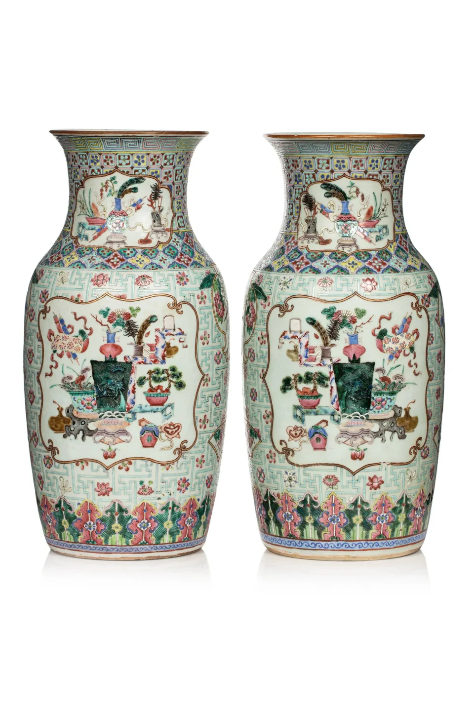 Paire de vases balustres en porcelaine - CHINE - XIXe siècle