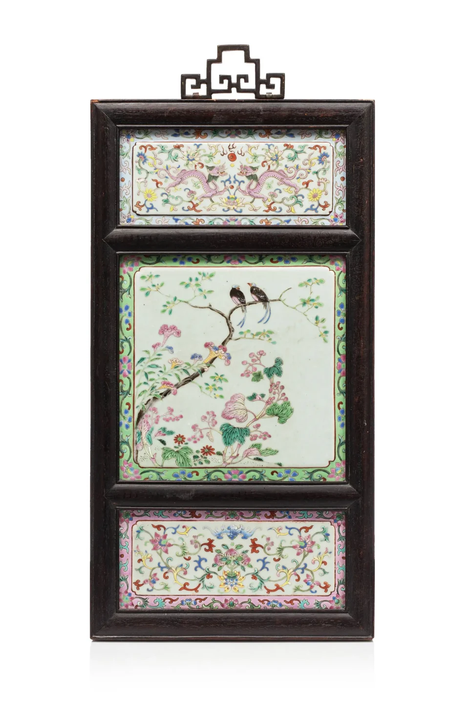 Trois plaques en porcelaine émaillée - CHINE - XIXe siècle