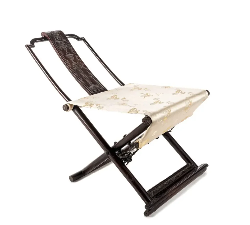 Elégante chaise pliante en bois sculpté - CHINE - XIXe siècle