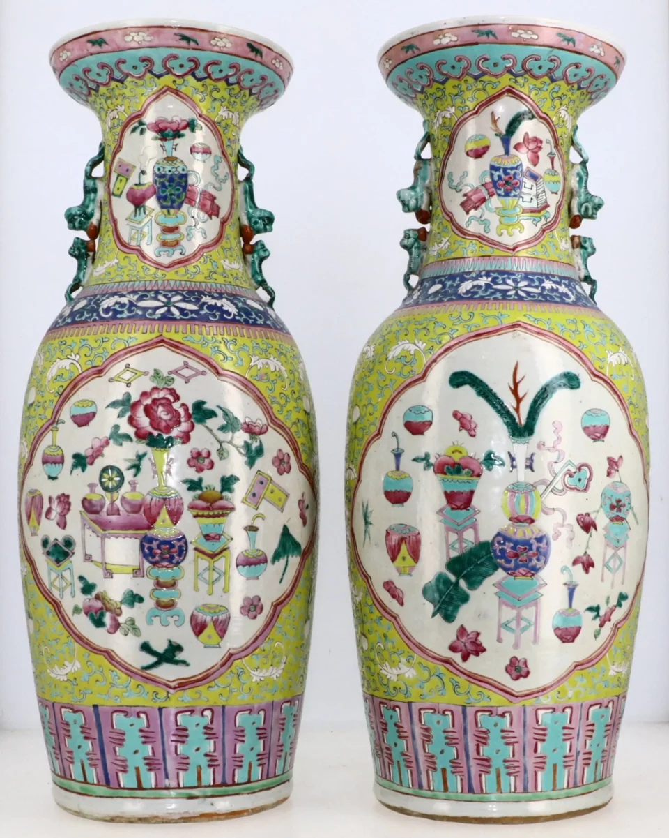 Paire de vases en porcelaine - CHINE - XIXe siècle