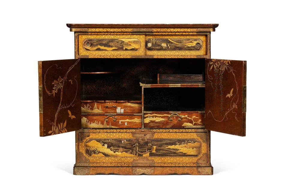 Cabinet en bois laqué et doré - JAPON - Période Meiji (XIX-XXe siècle)