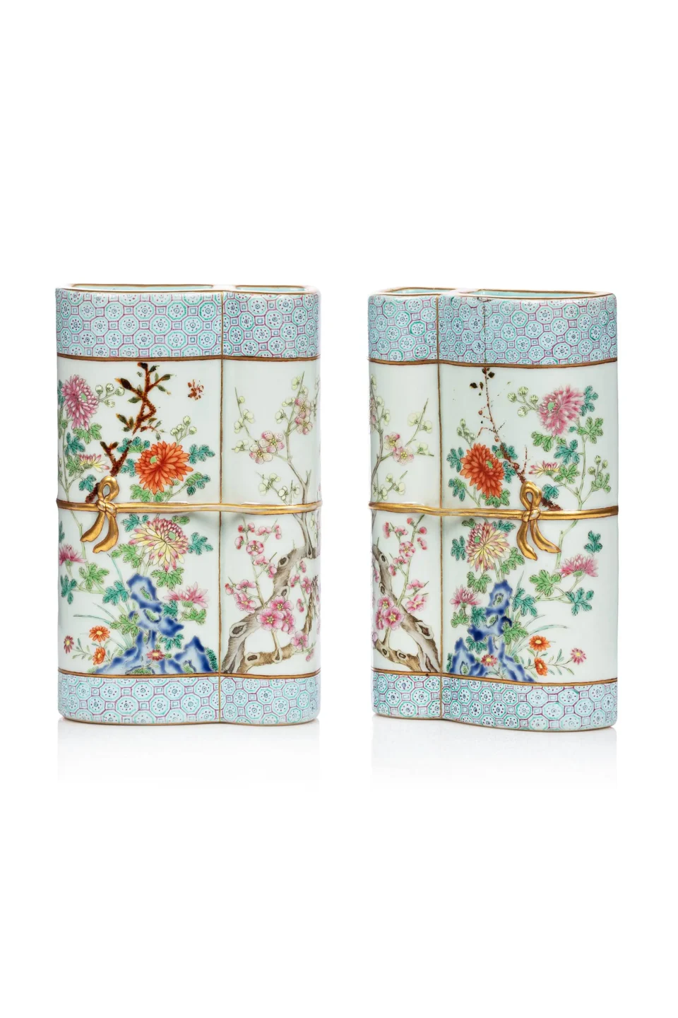 Importante paire de vases muraux en porcelaine - CHINE - XVIIIe siècle