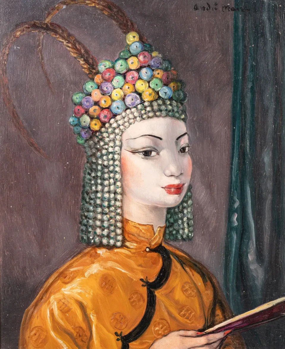 Femme asiatique en tenue de théâtre - CAMBODGE - XXe siècle