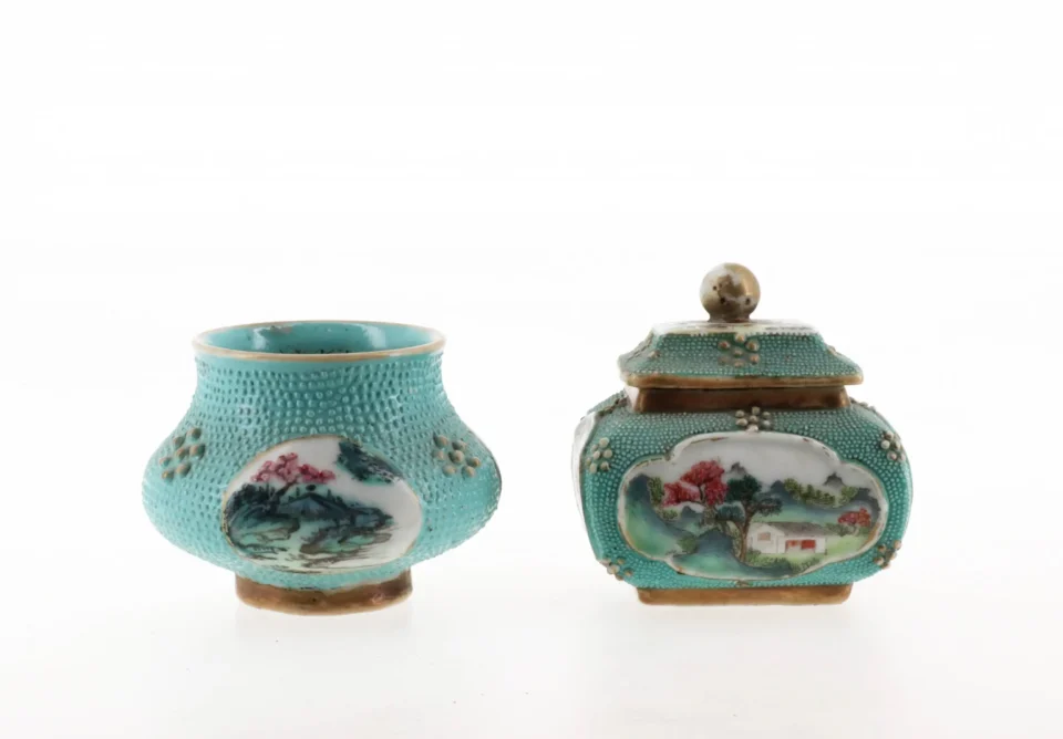 Vase et pot couvert miniature en porcelaine - CHINE - XIXe siècle